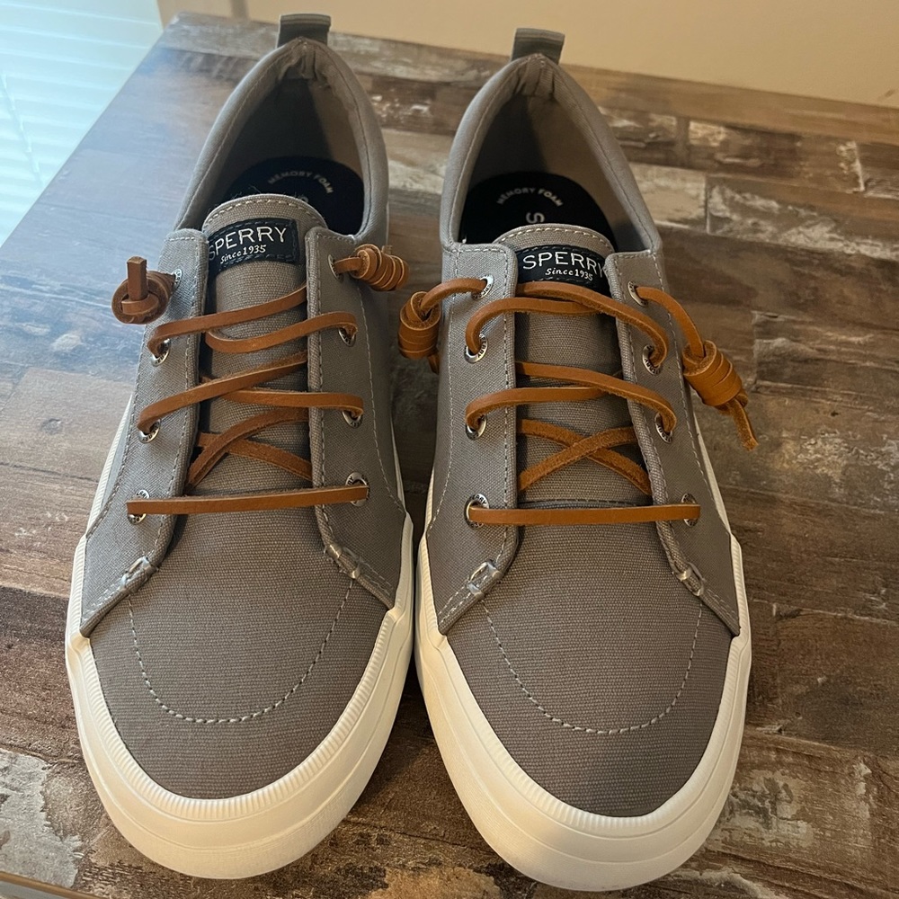 Sperry Sneakers